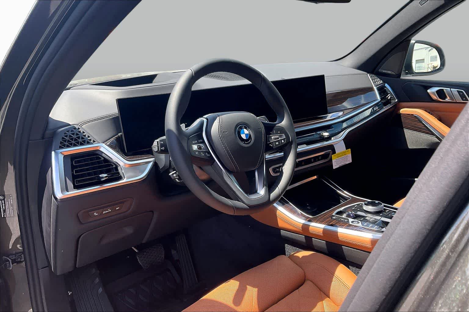 Used 2026 BMW X5 xDrive50e w/ Executive Package AWD/4WD image 9