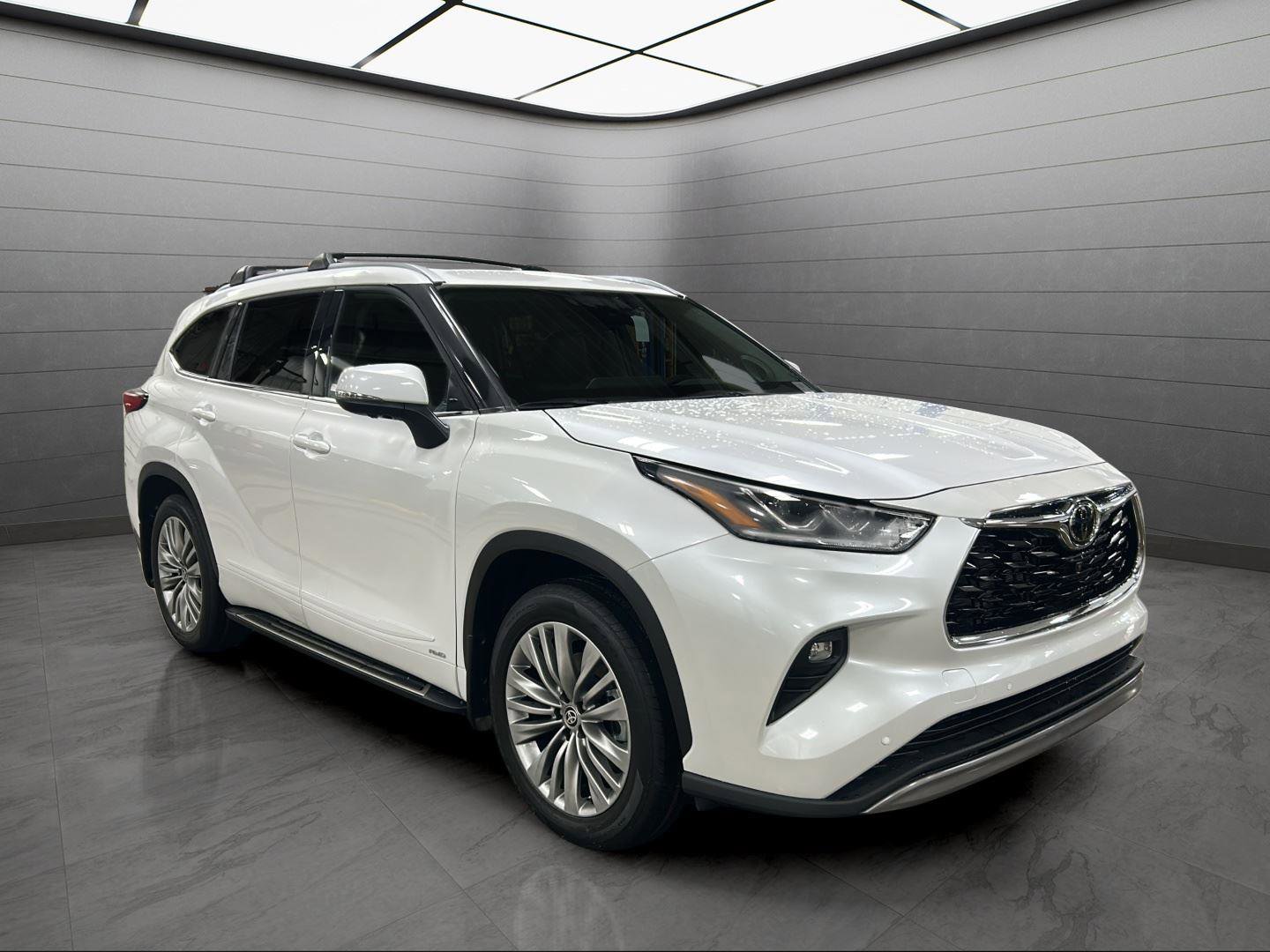 New 2026 Toyota Highlander Platinum image 28