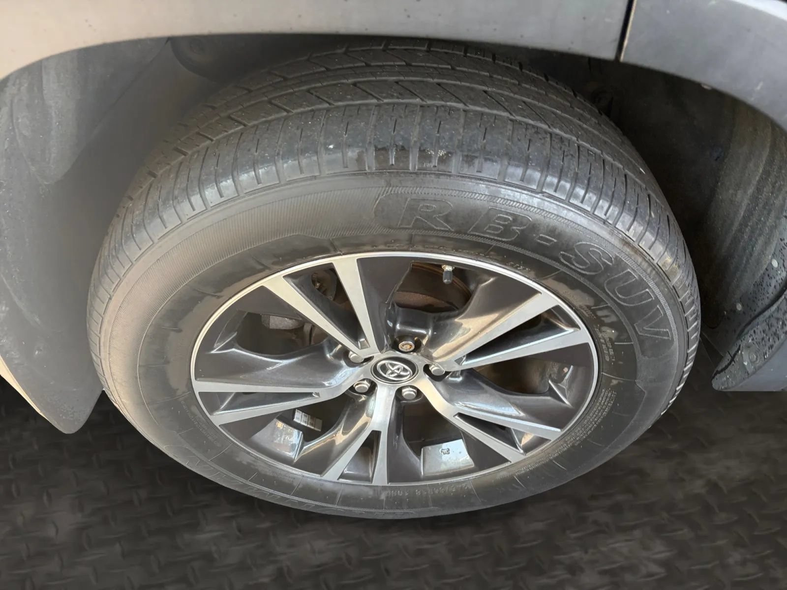 Used 2019 Toyota Highlander Plus w/ Protection Package #3 AWD/4WD image 39