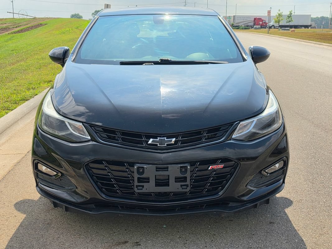 Used 2018 Chevrolet Cruze LT w/ Redline Edition FWD image 2