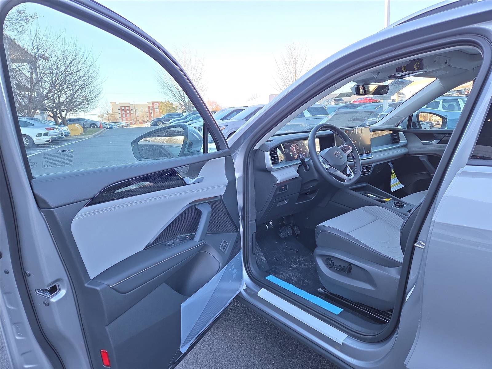 New 2026 Volkswagen Tiguan SE image 11