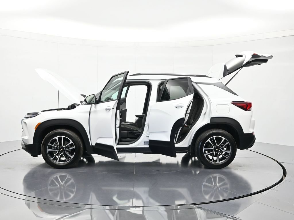 Used 2025 Chevrolet TrailBlazer LT FWD image 45