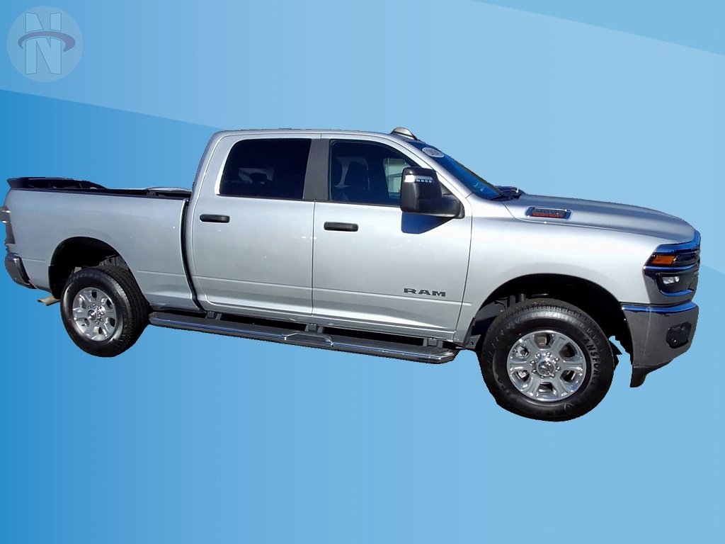 Used 2026 RAM 2500 Big Horn AWD/4WD image 2