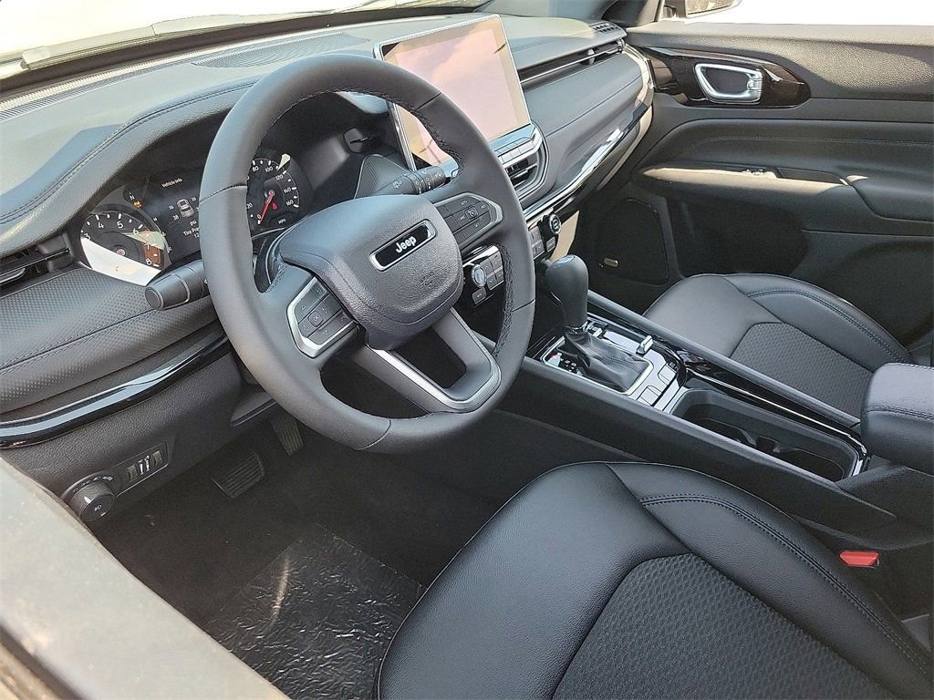 New 2026 Jeep Compass Latitude w/ Sun and Sound Group image 3