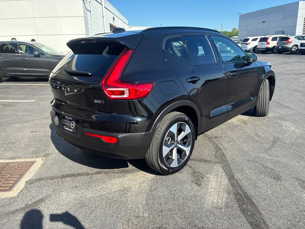 Certified 2026 Volvo XC40 B5 Plus AWD/4WD image 3