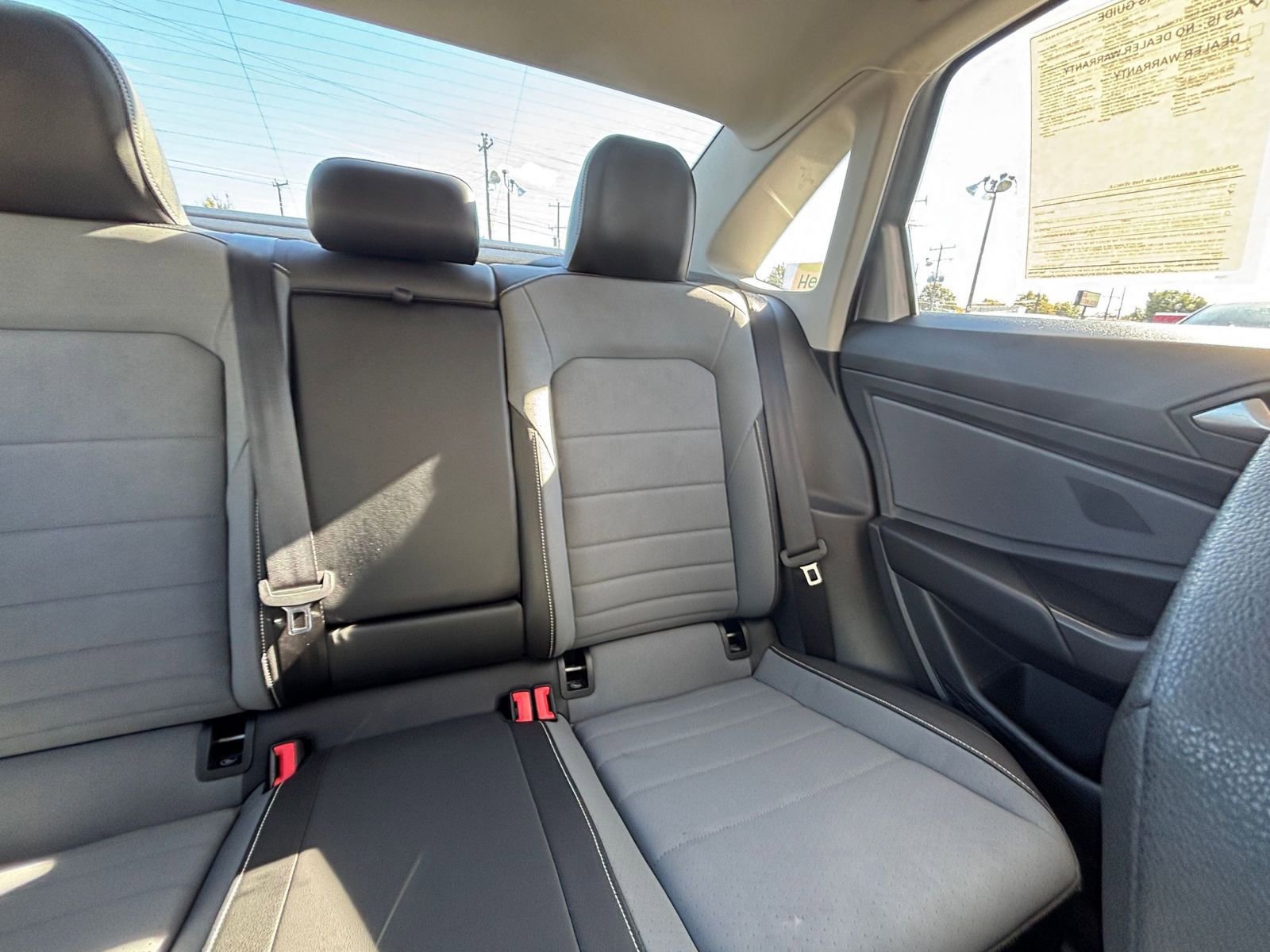 Used 2025 Volkswagen Jetta SE image 36