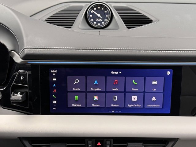 Certified 2025 Porsche Macan 4 Electric image 27