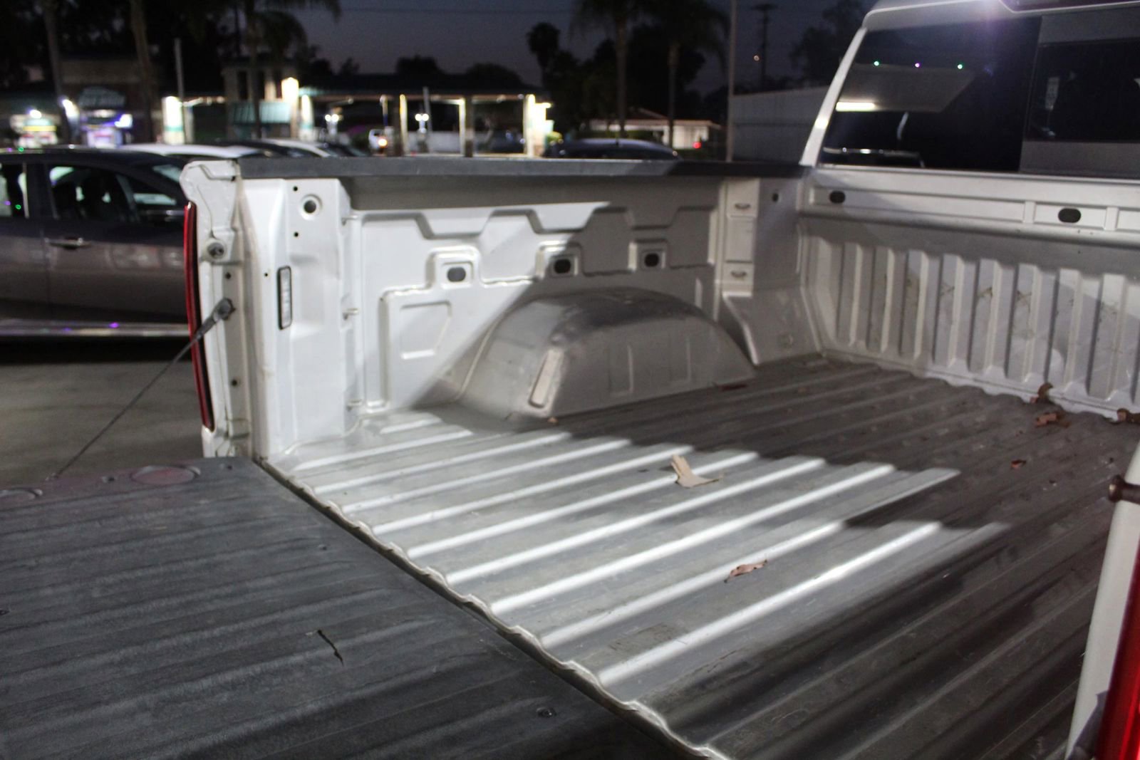 Used 2019 Chevrolet Silverado 1500 LTZ w/ LTZ Plus Package AWD/4WD image 29