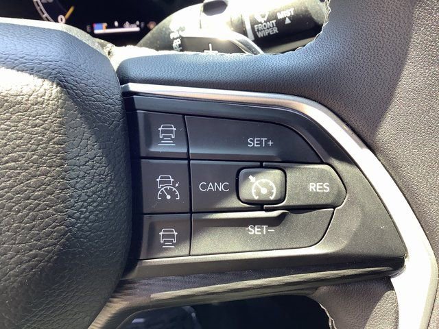 Used 2024 Jeep Grand Cherokee Laredo X w/ Trailer Tow Package image 12