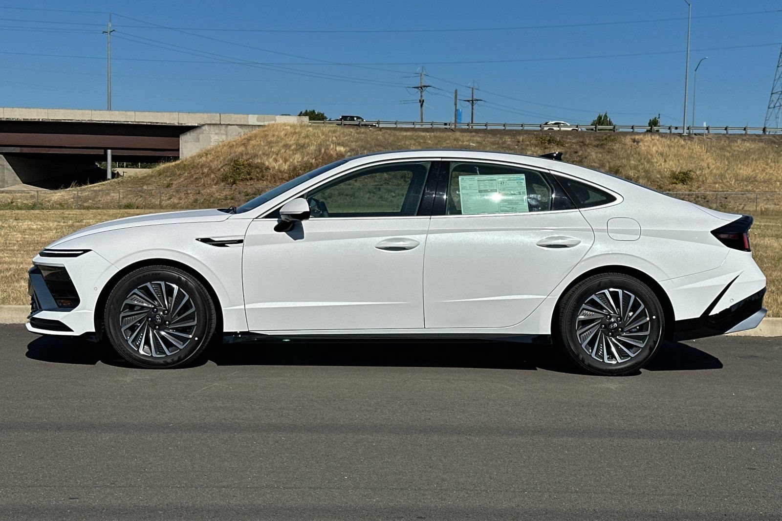 New 2026 Hyundai Sonata Limited FWD image 6