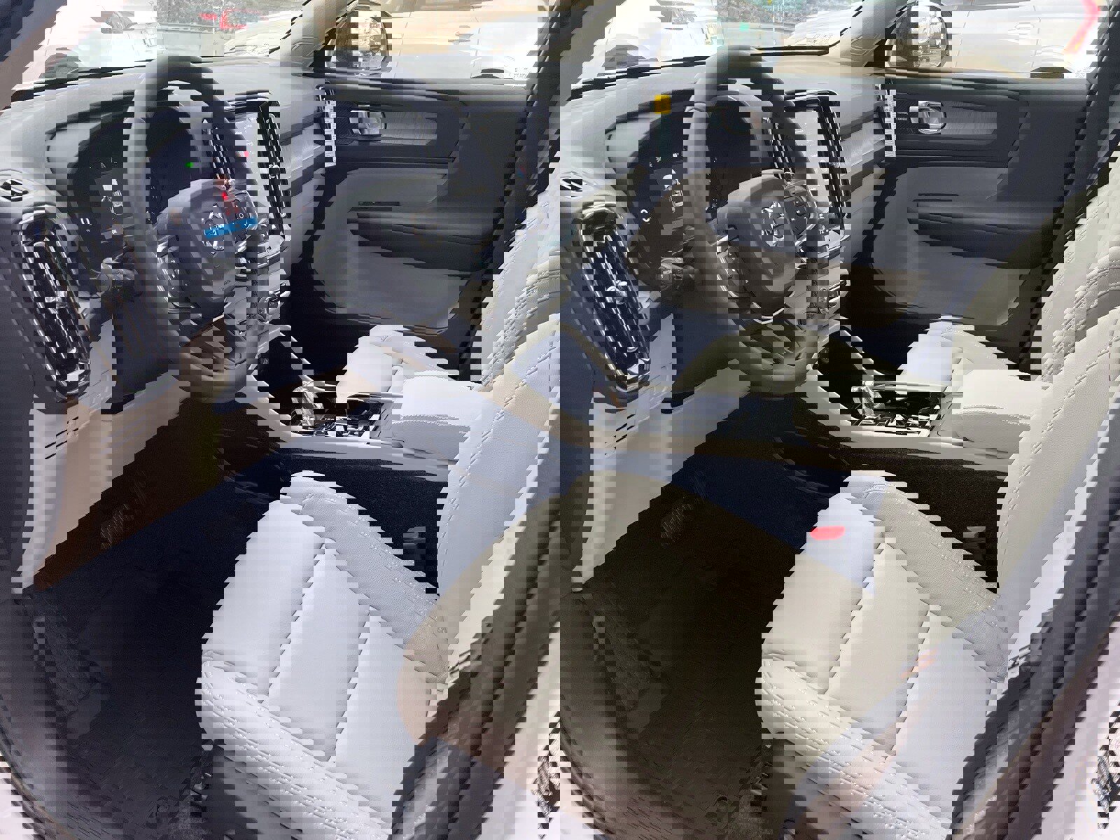 New 2026 Volvo XC40 B5 Ultra w/ Climate Package image 11