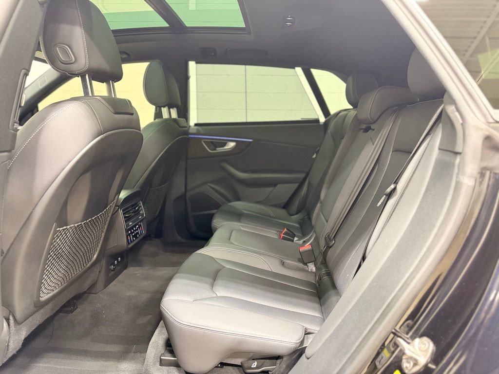 Used 2021 Audi Q8 Prestige image 34