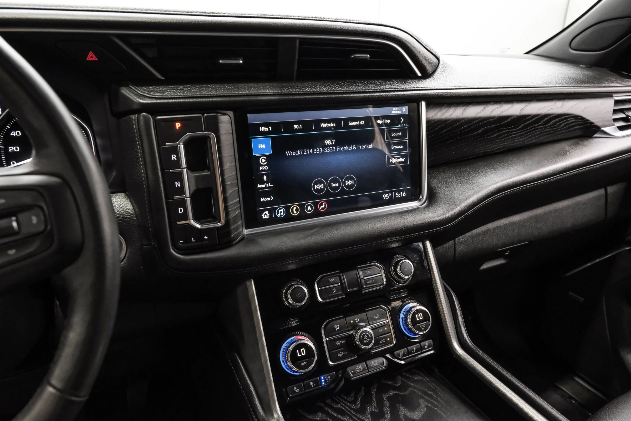 Used 2021 GMC Yukon Denali w/ Denali Premium Package image 29