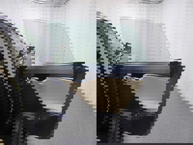 Used 2015 Tesla Model S 70D AWD/4WD image 31