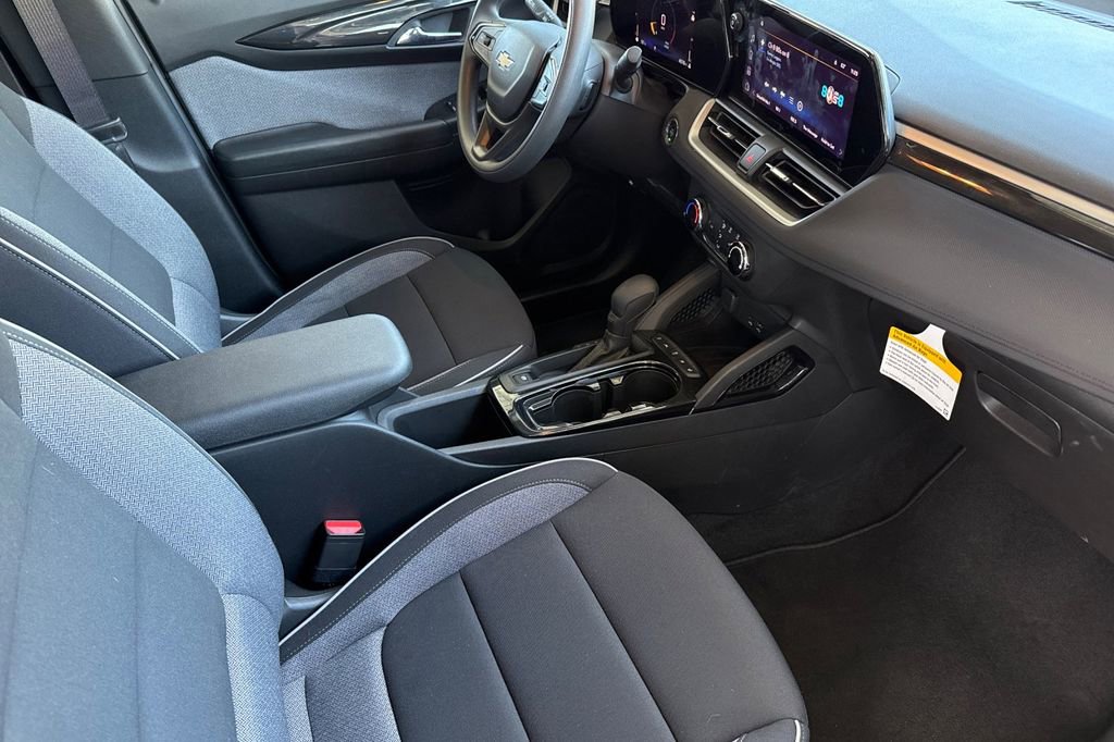 Used 2026 Chevrolet TrailBlazer LS w/ LS Convenience Package image 24