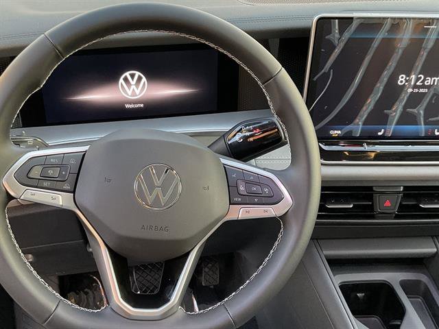 New 2025 Volkswagen Tiguan SE image 7