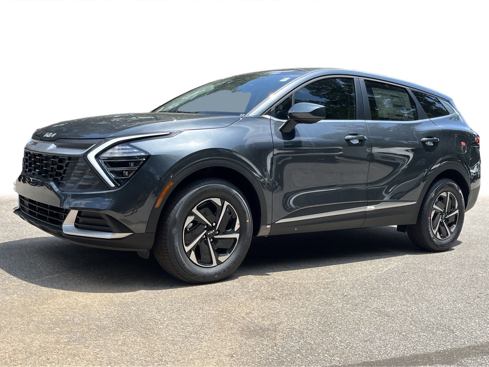 New 2025 Kia Sportage LX image 18