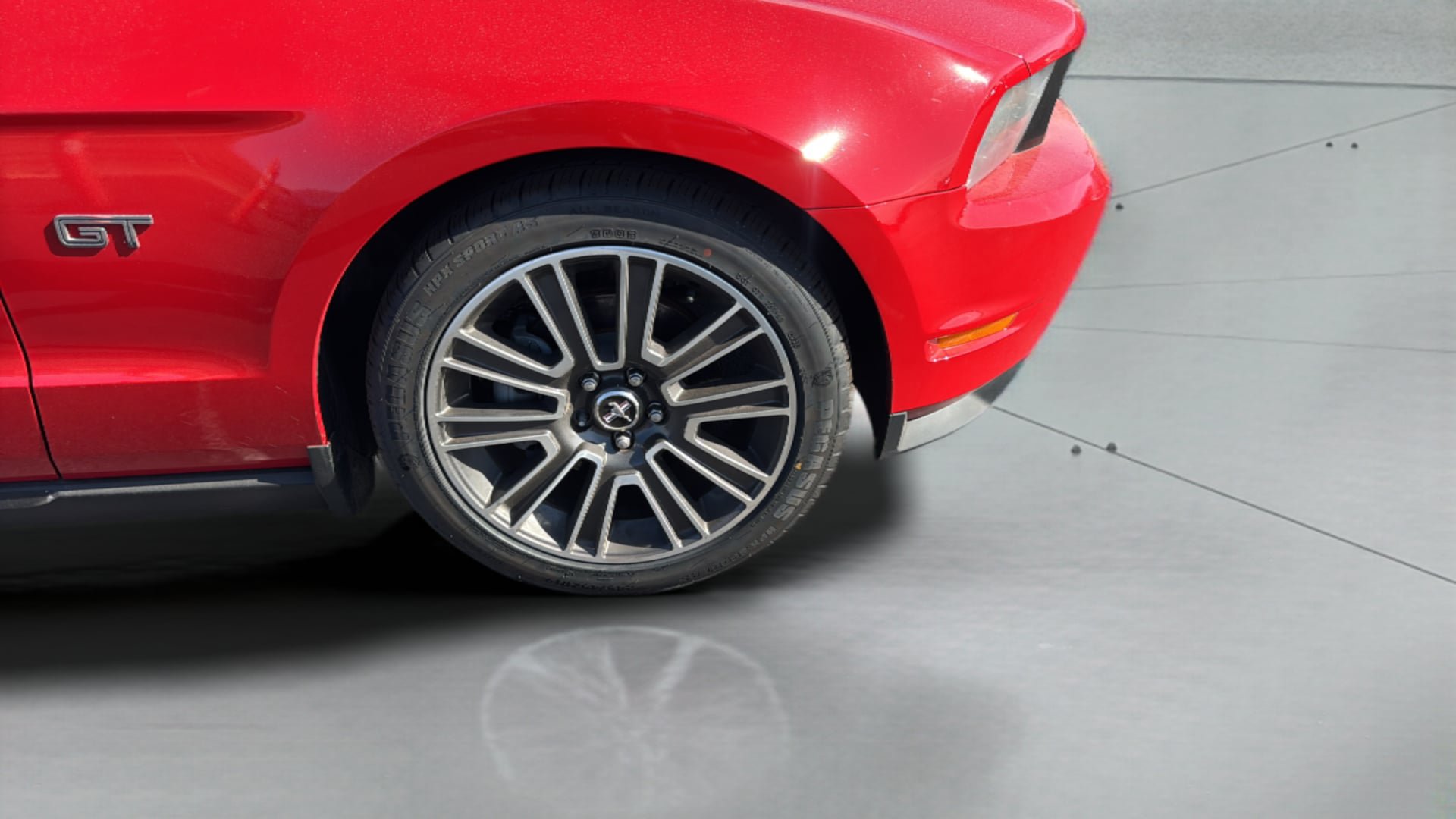 Used 2010 Ford Mustang GT RWD image 35