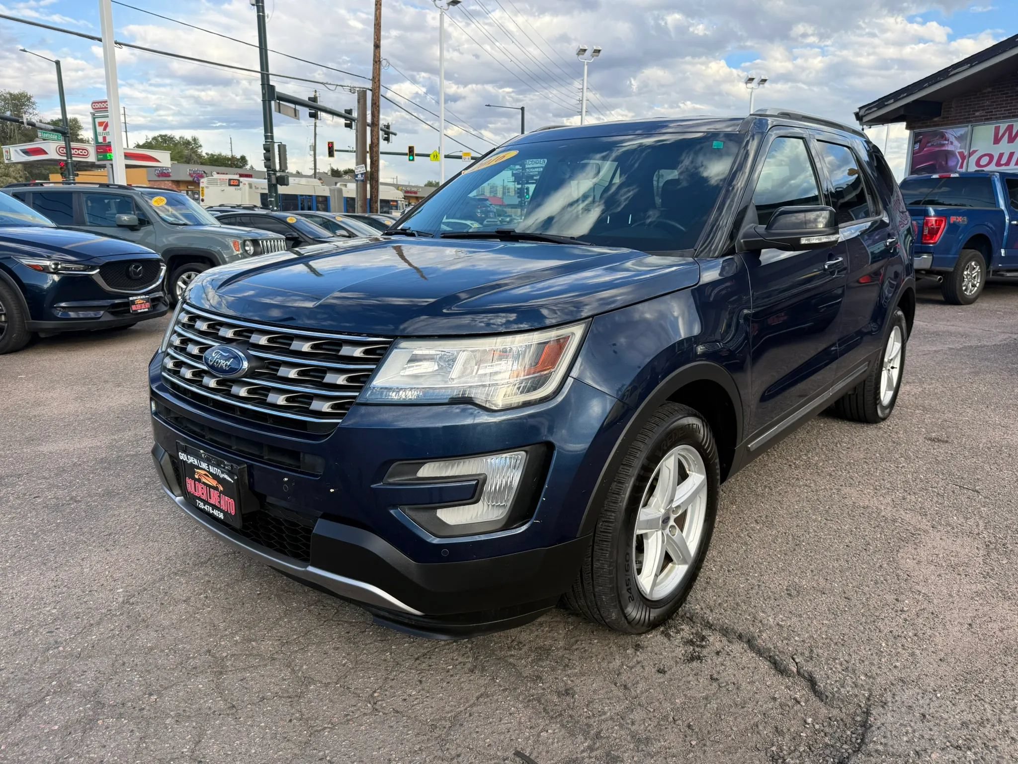 Used 2016 Ford Explorer XLT w/ Equipment Group 201A AWD/4WD image 3