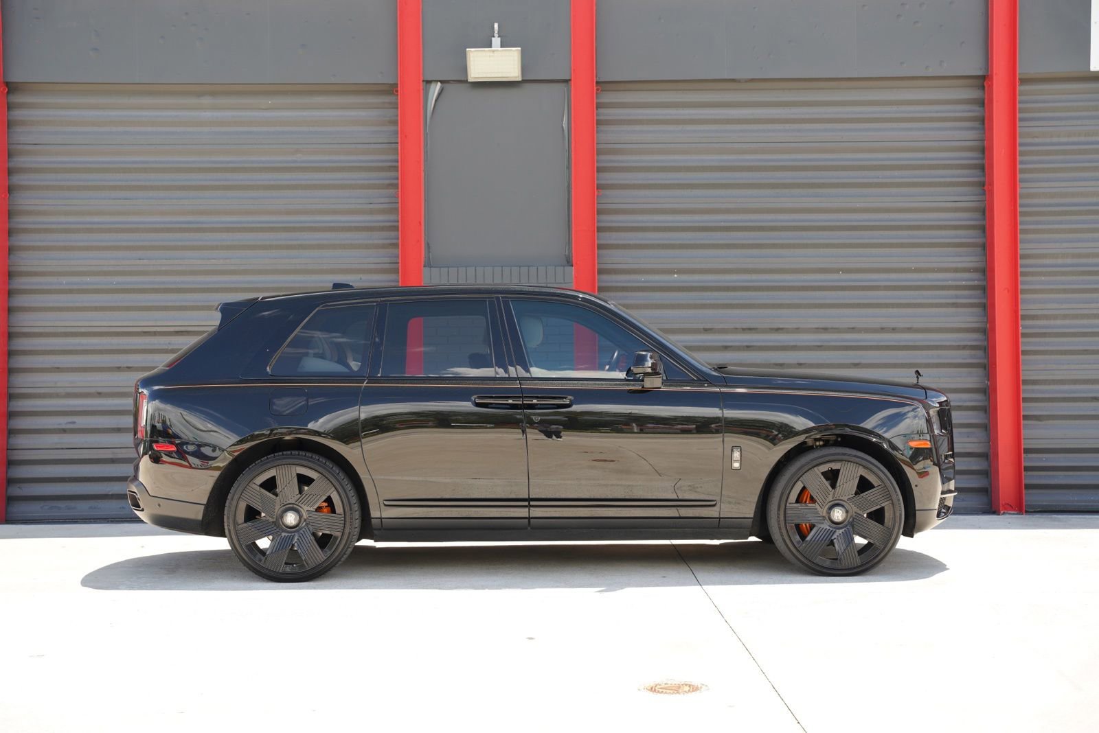 Used 2022 Rolls-Royce Cullinan Black Badge AWD/4WD image 11