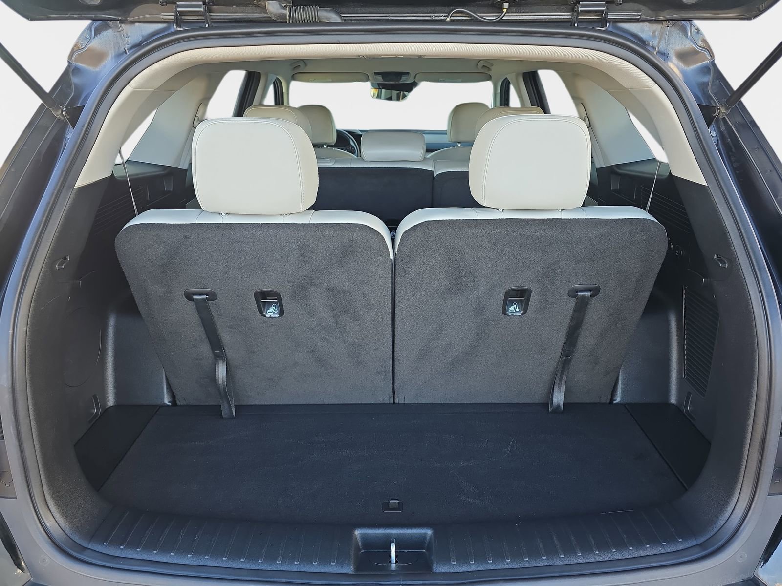 Used 2023 Kia Sorento S image 16