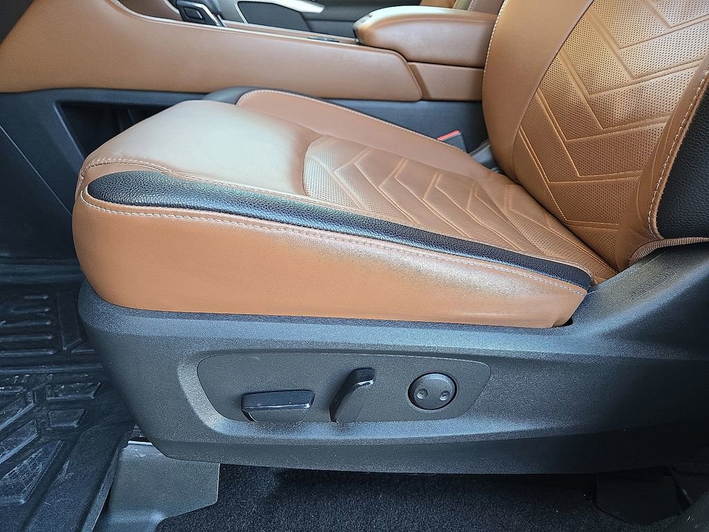 Used 2022 Nissan Pathfinder Platinum w/ Cargo Package image 25