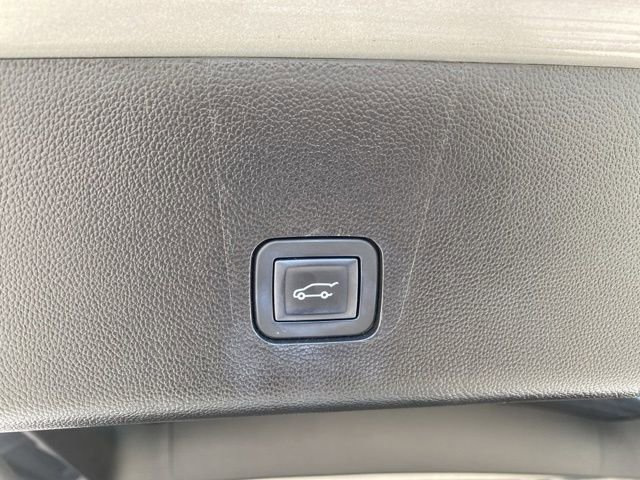 Used 2018 Chevrolet Traverse Premier w/ Driver Confidence II Package image 37