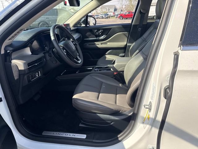 Used 2025 Lincoln Corsair AWD w/ Equipment Group 101A image 21