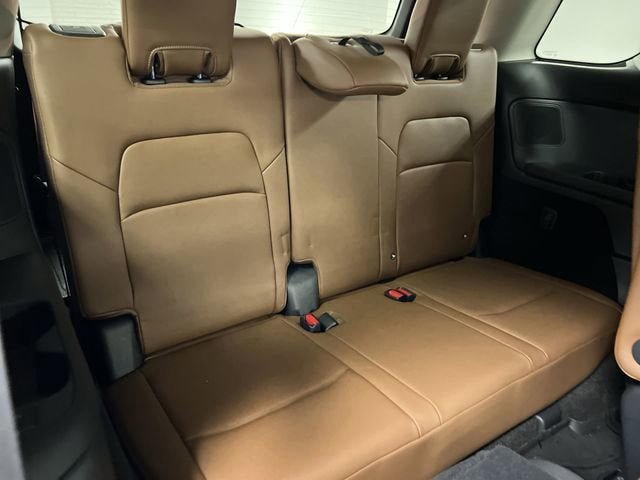 Used 2025 Nissan Pathfinder Platinum AWD/4WD image 28