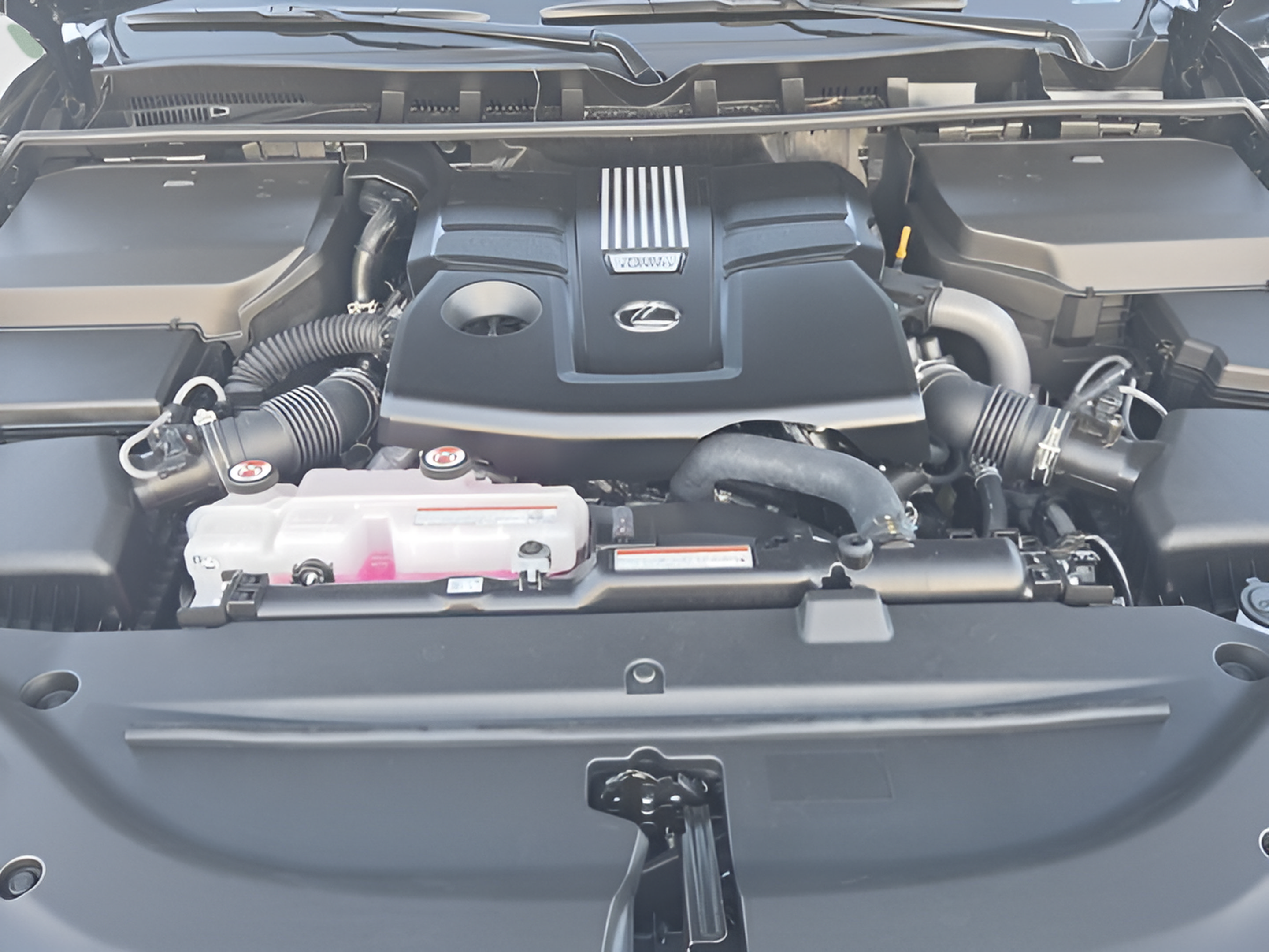 New 2026 Lexus LX 600 4WD w/ Accessory Package (Z1) image 9