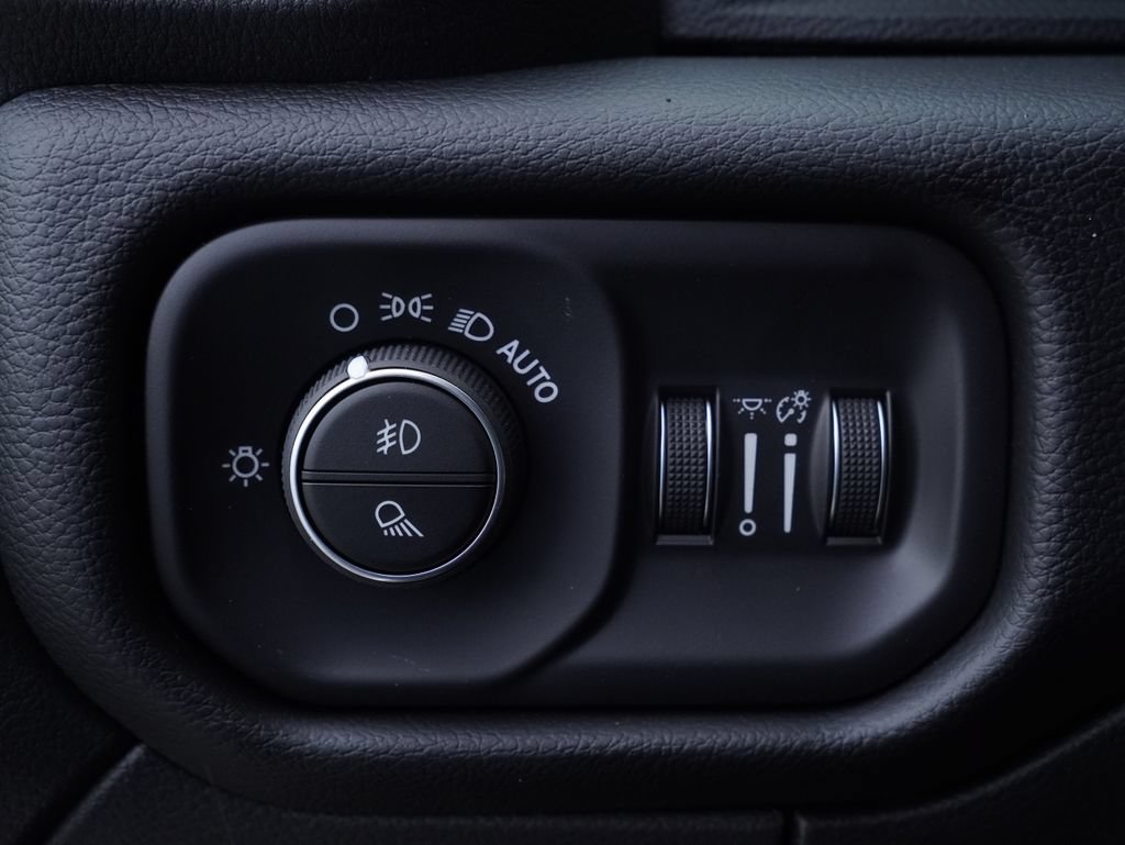 New 2026 RAM 2500 Laramie w/ Night Edition AWD/4WD image 14