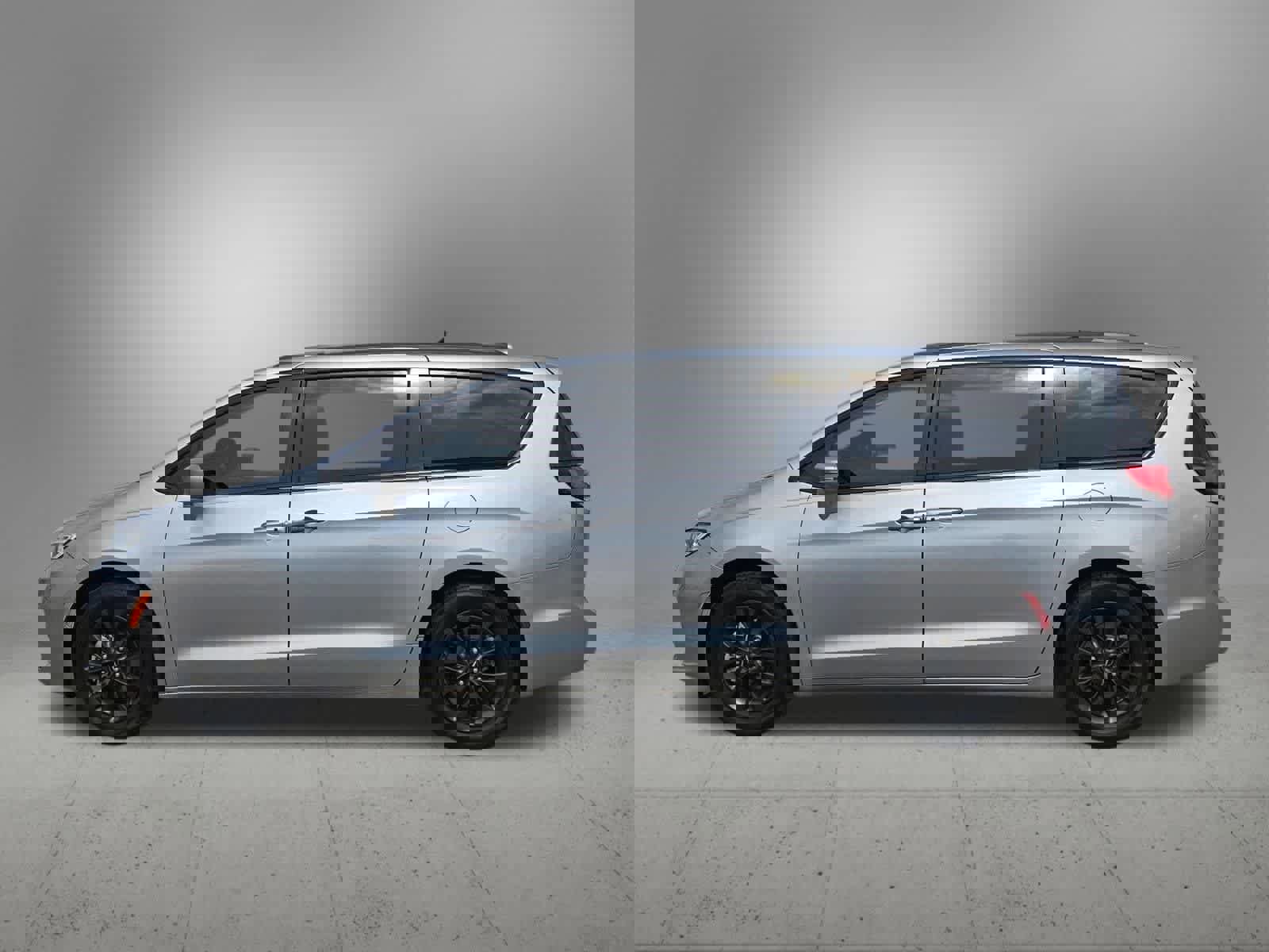 Used 2021 Chrysler Pacifica Touring w/ S Appearance Package image 3