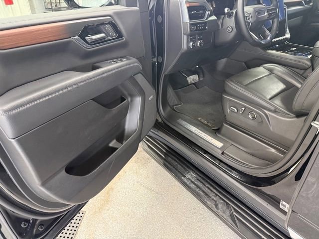 Used 2025 GMC Yukon Denali image 15