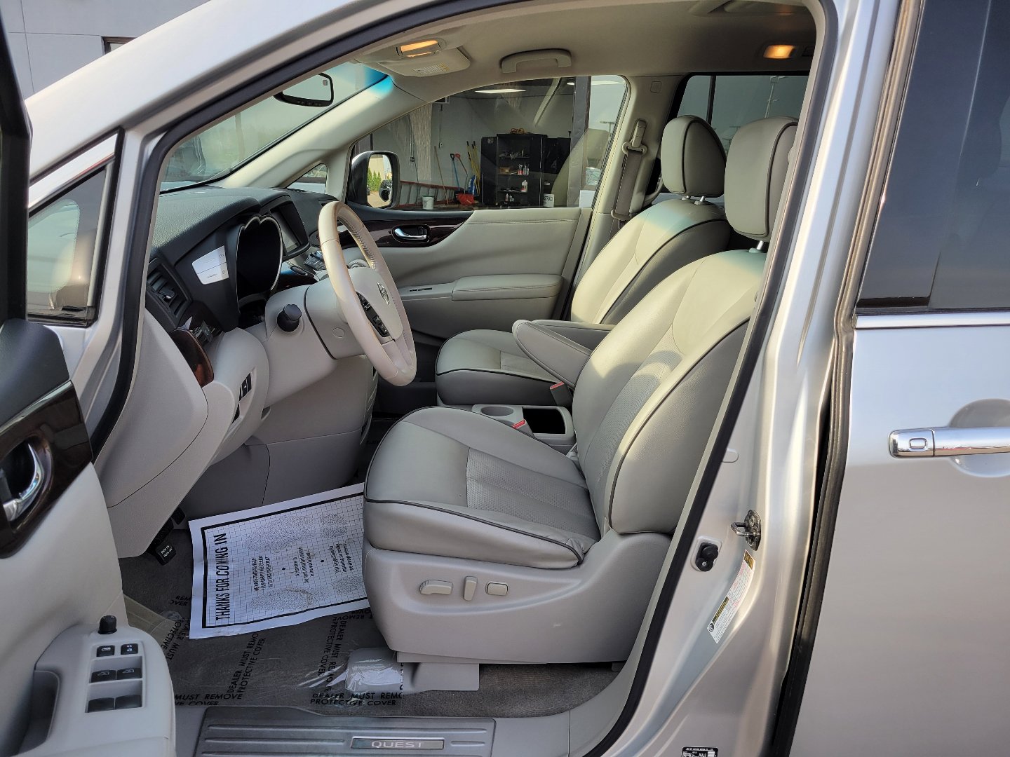 Used 2015 Nissan Quest SL image 16