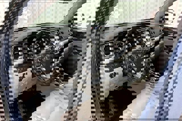 Used 2017 Toyota Highlander XLE image 17