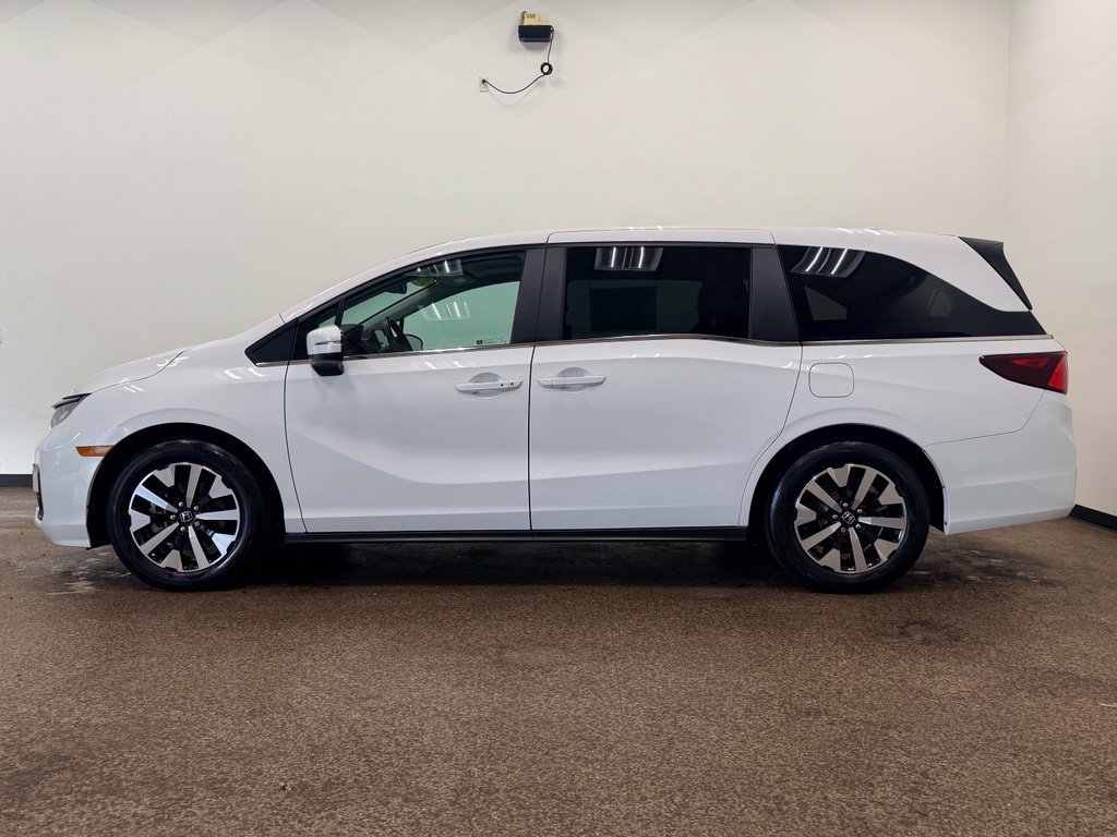 Used 2025 Honda Odyssey EX-L image 2