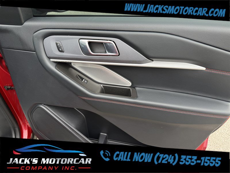 Used 2025 Ford Explorer ST AWD/4WD image 16