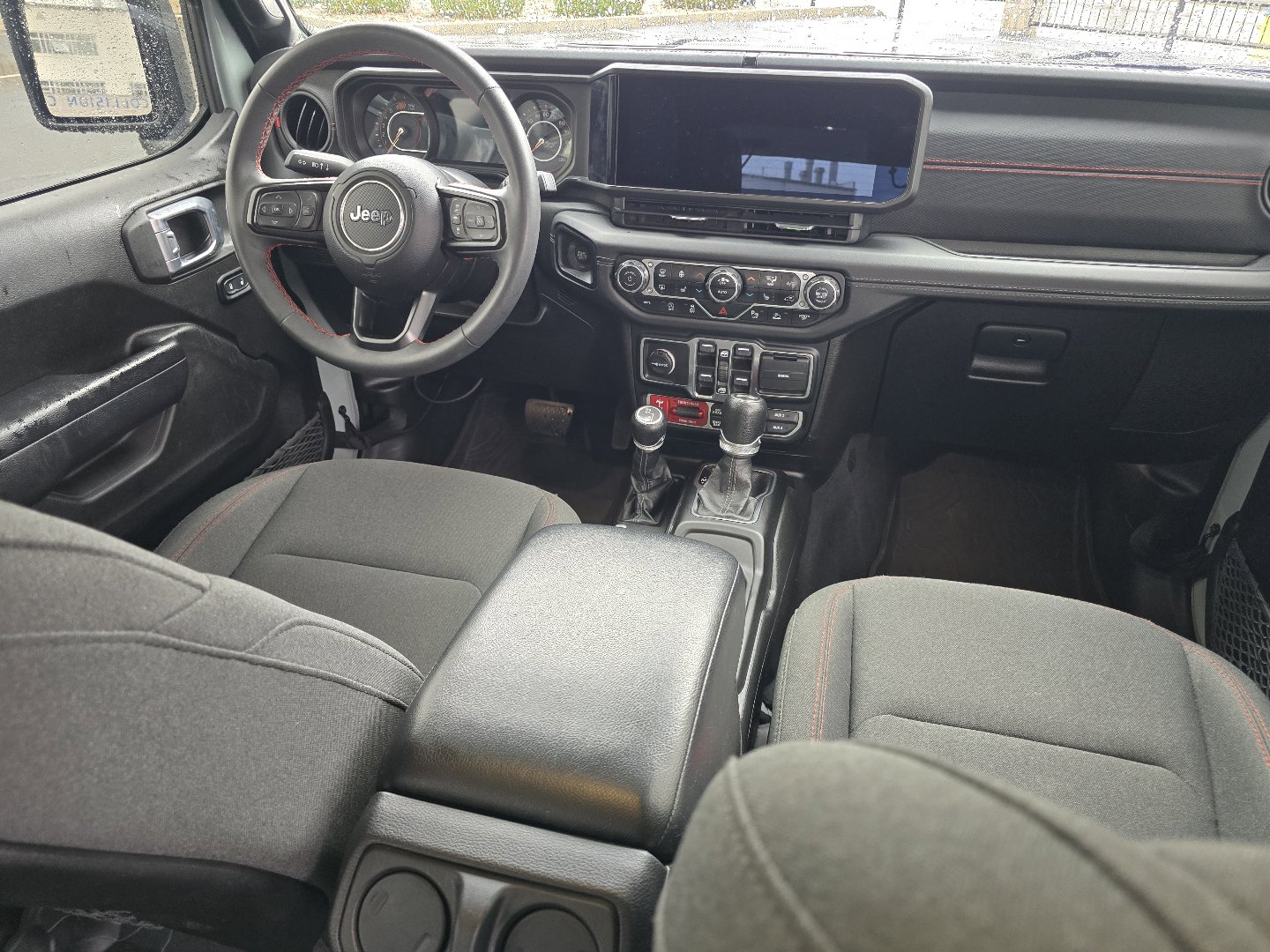 Used 2024 Jeep Wrangler Unlimited Rubicon w/ Safety Group image 33