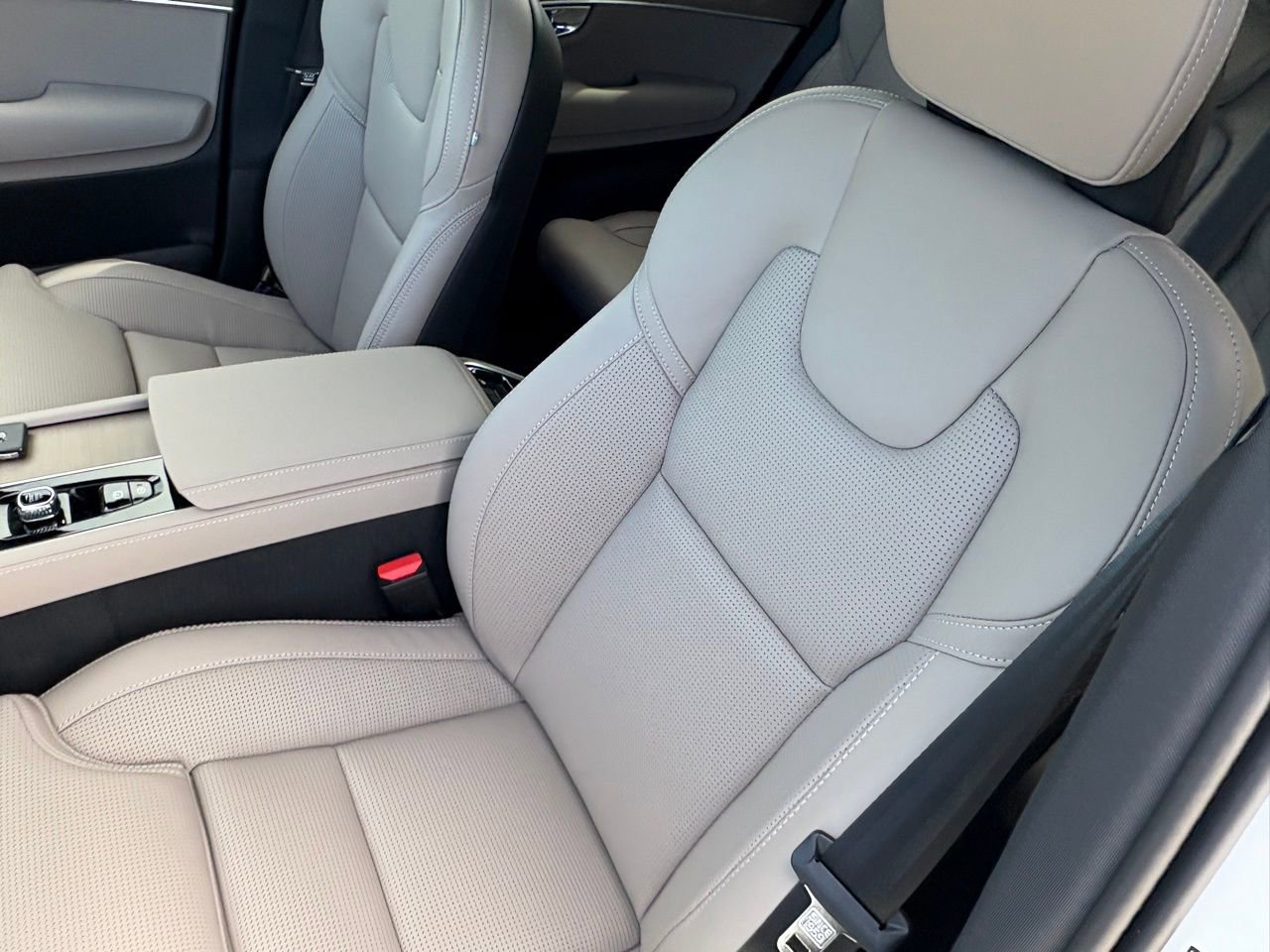 New 2026 Volvo XC90 T8 Ultra w/ Protection Package Premier image 20