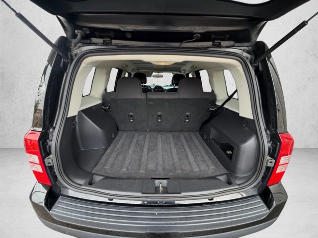 Used 2015 Jeep Patriot Sport w/ Power Value Group FWD image 6