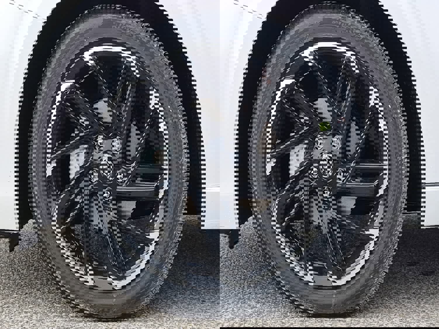 New 2026 Nissan Sentra SR w/ SR Premium Package FWD image 6