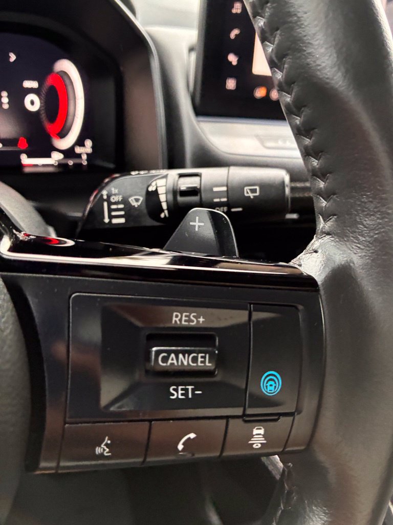 Used 2024 Nissan Rogue Platinum FWD image 29