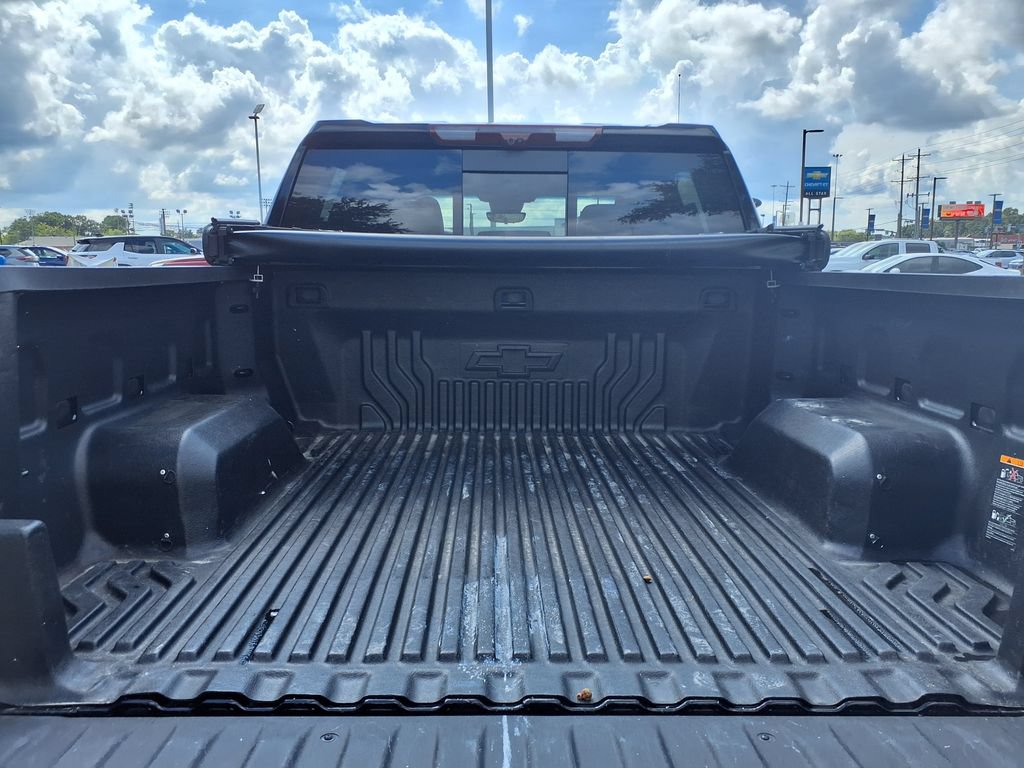 Used 2023 Chevrolet Silverado 1500 LTZ w/ LTZ Premium Package AWD/4WD image 9