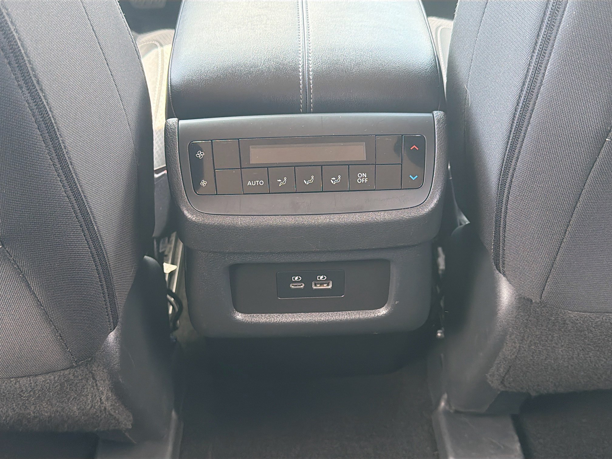 Used 2025 Nissan Pathfinder SV AWD/4WD image 26