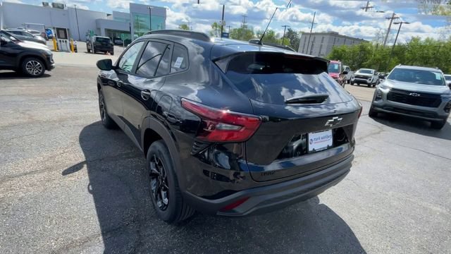 New 2026 Chevrolet Trax LT w/ Driver Confidence Package FWD image 8