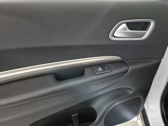 Used 2020 Dodge Durango SXT image 11