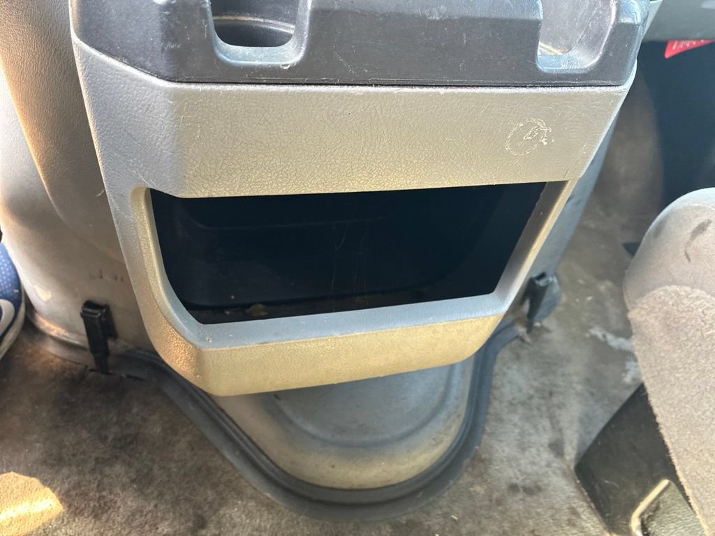 Used 2012 Ford E-350 and Econoline 350 XLT RWD image 22