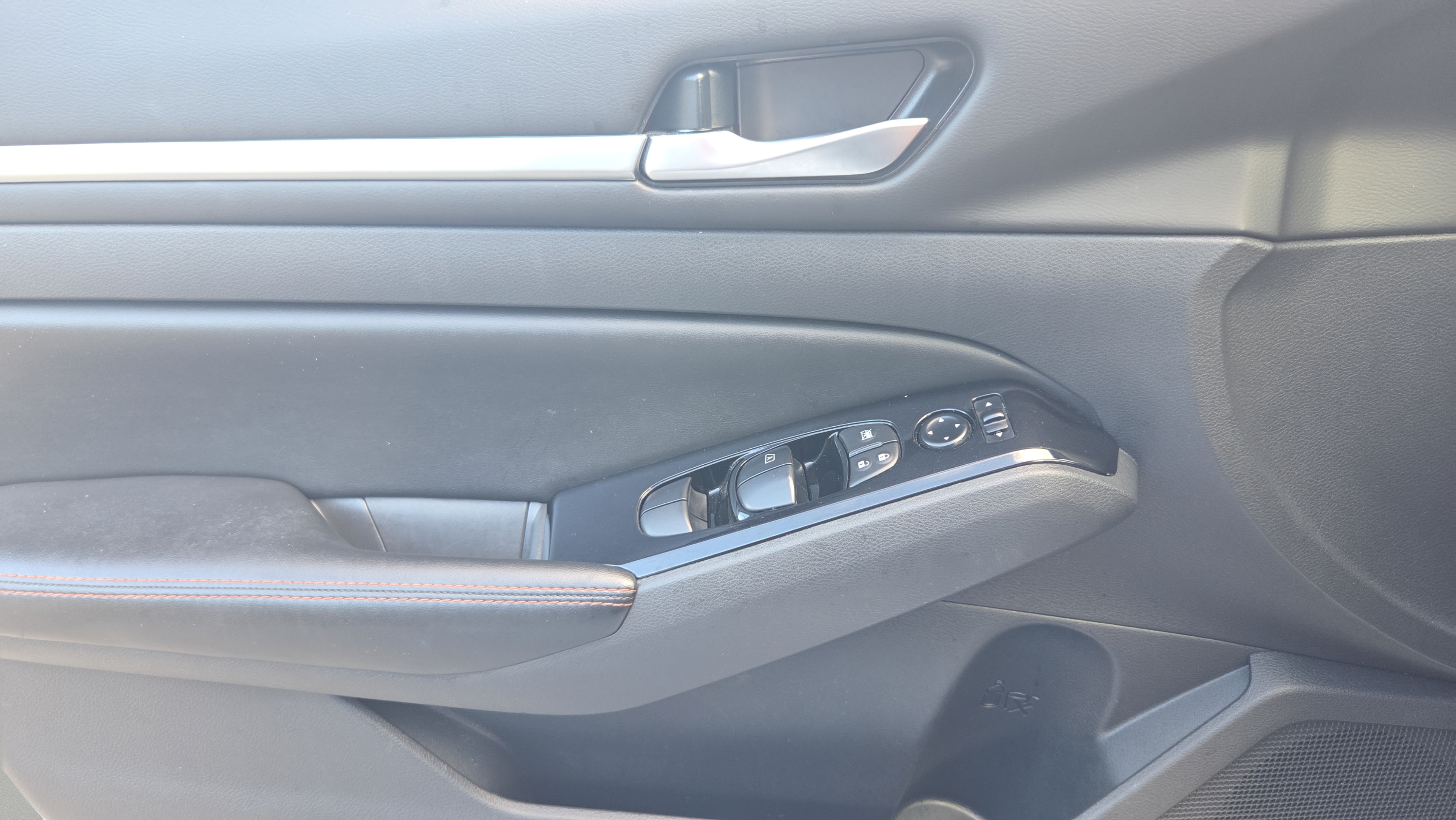 Used 2024 Nissan Altima 2.5 SR FWD image 27
