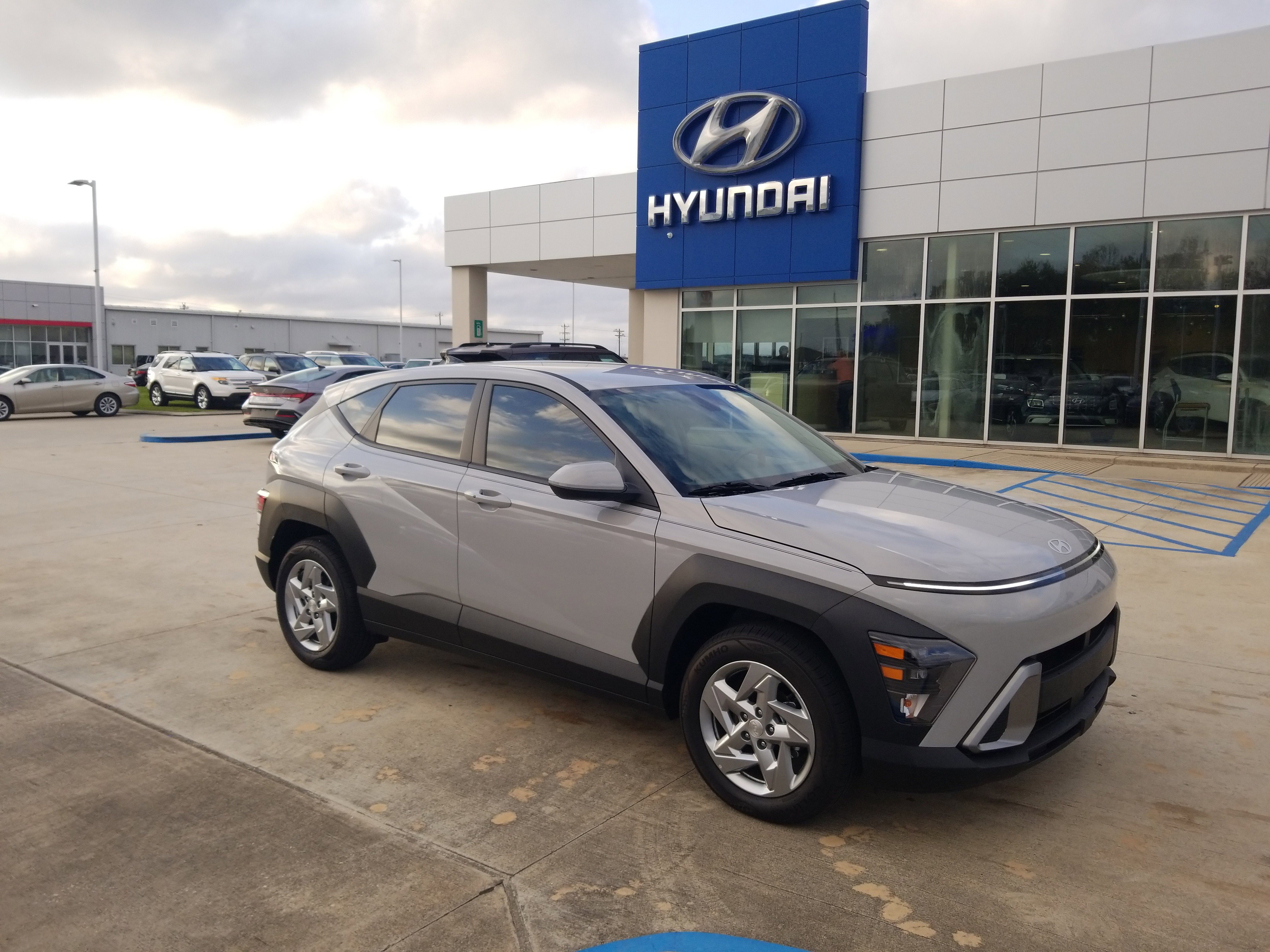 New 2026 Hyundai Kona SE image 1