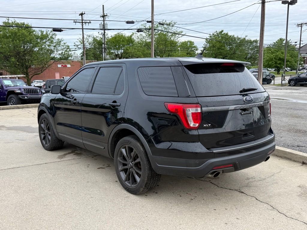 Used 2018 Ford Explorer XLT w/ Equipment Group 202A AWD/4WD image 8